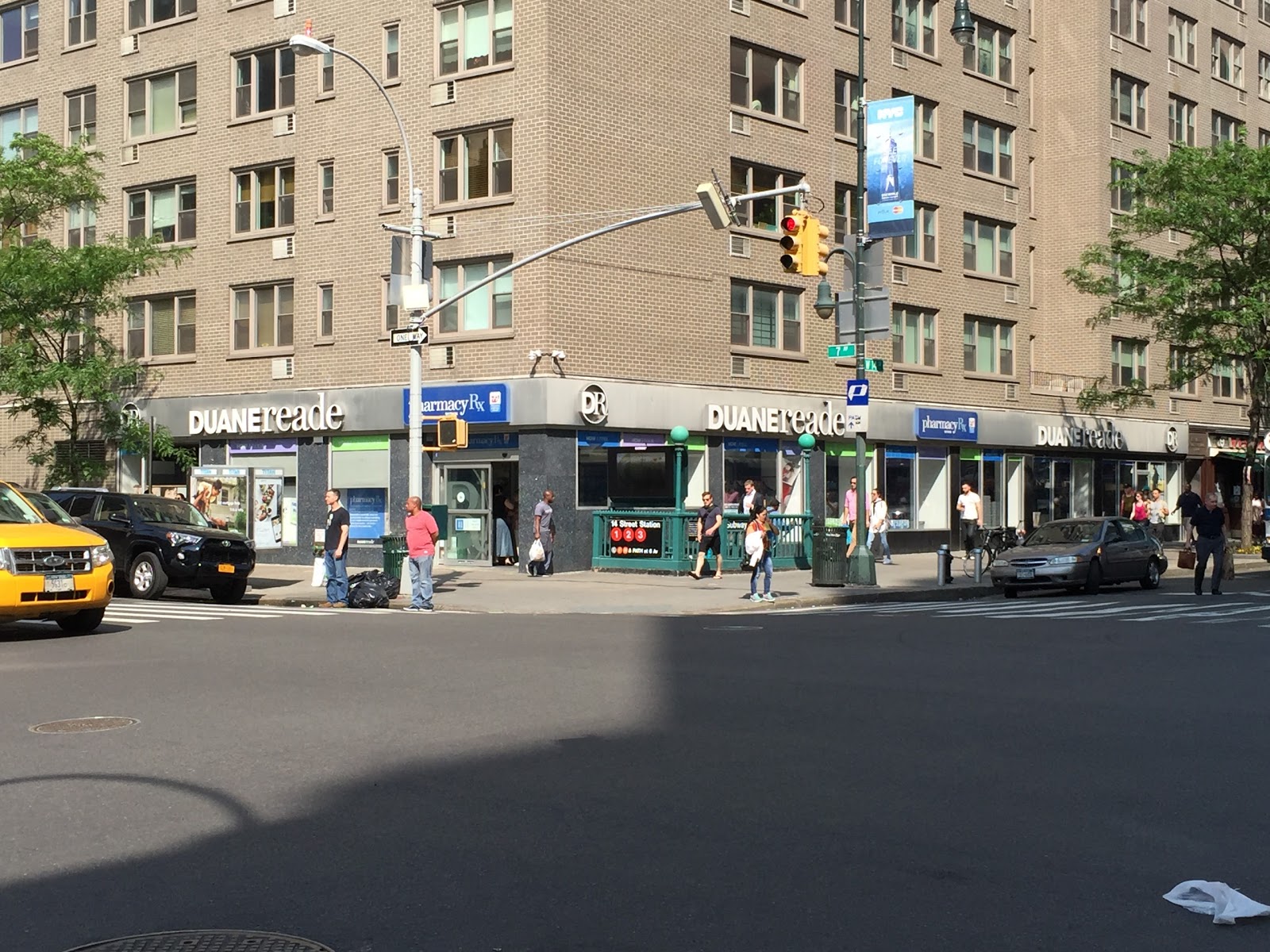 Photo of Duane Reade in New York City, New York, United States - 2 Picture of Food, Point of interest, Establishment, Store, Health, Convenience store, Home goods store, Clothing store, Electronics store