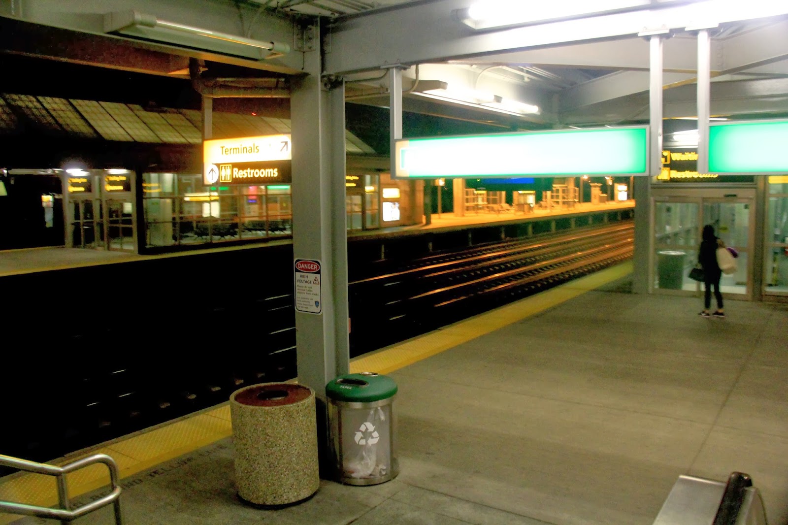 Photo of Amtrak Station - EWR in Newark City, New Jersey, United States - 3 Picture of Point of interest, Establishment, Transit station, Train station