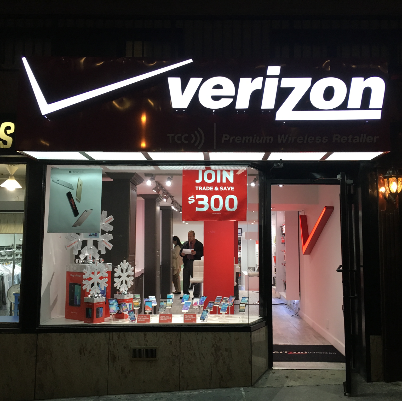 Photo of Verizon Wireless in New York City, New York, United States - 1 Picture of Point of interest, Establishment, Store