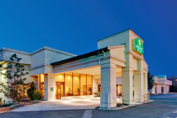 Photo of La Quinta Inn & Suites Fairfield in Fairfield City, New Jersey, United States - 1 Picture of Point of interest, Establishment, Lodging