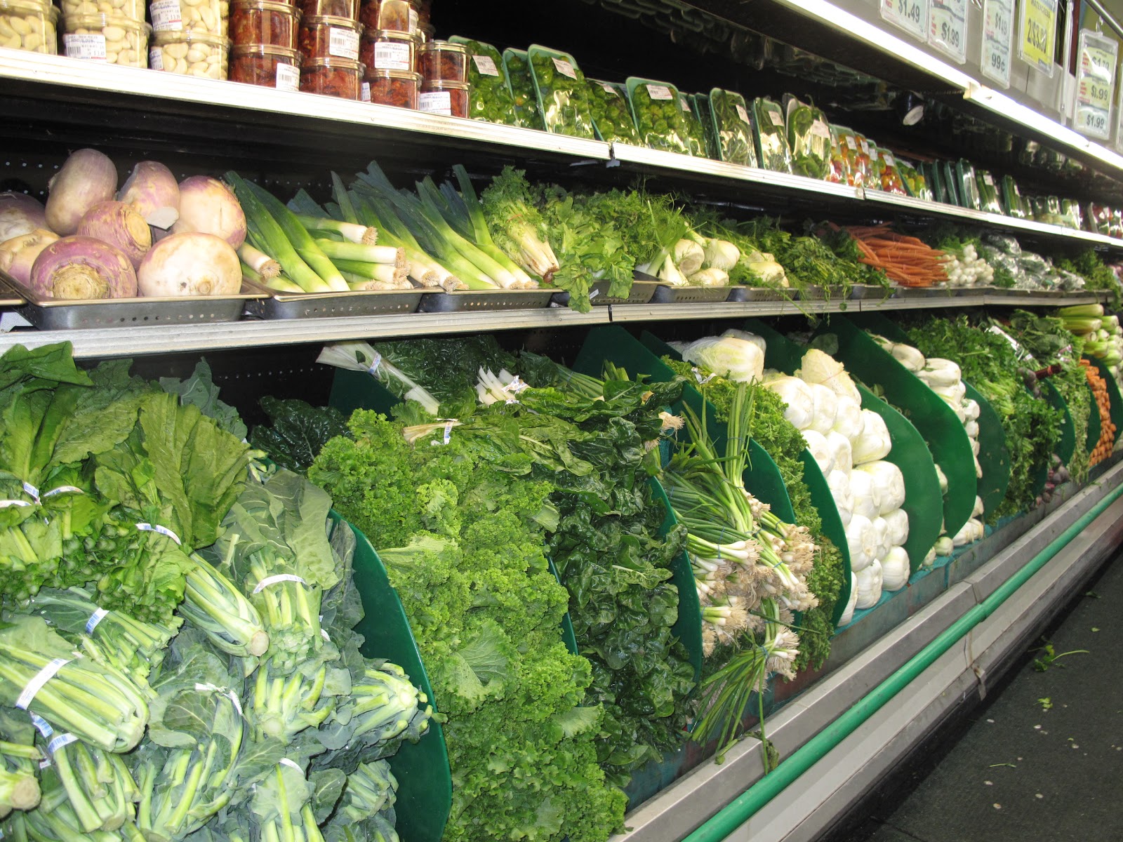 Photo of Gates Avenue Food Bazaar Supermarket in Queens City, New York, United States - 10 Picture of Food, Point of interest, Establishment, Store, Grocery or supermarket, Bakery