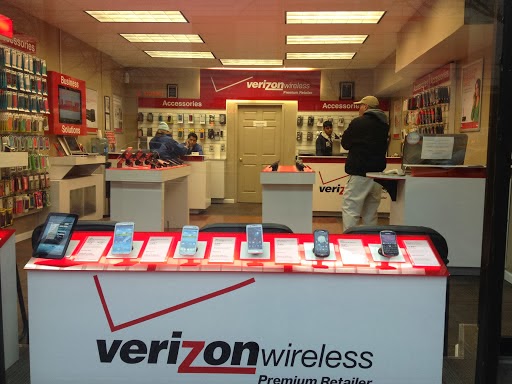 Photo of Verizon Wireless / WirelessOne in New York City, New York, United States - 8 Picture of Point of interest, Establishment, Store, Electronics store