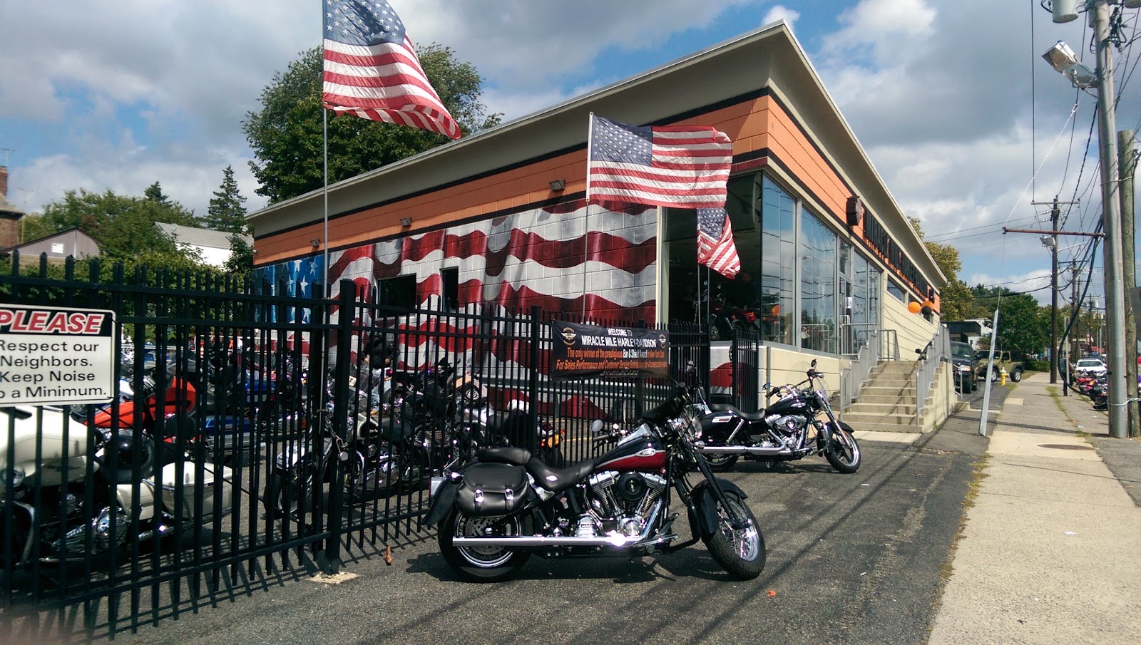 Photo of Miracle Mile Harley-Davidson in Great Neck City, New York, United States - 2 Picture of Point of interest, Establishment, Store