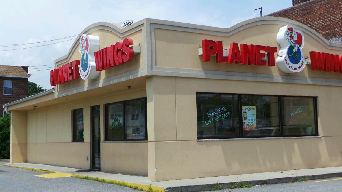 Photo of Planet Wings in Staten Island City, New York, United States - 1 Picture of Restaurant, Food, Point of interest, Establishment, Meal takeaway