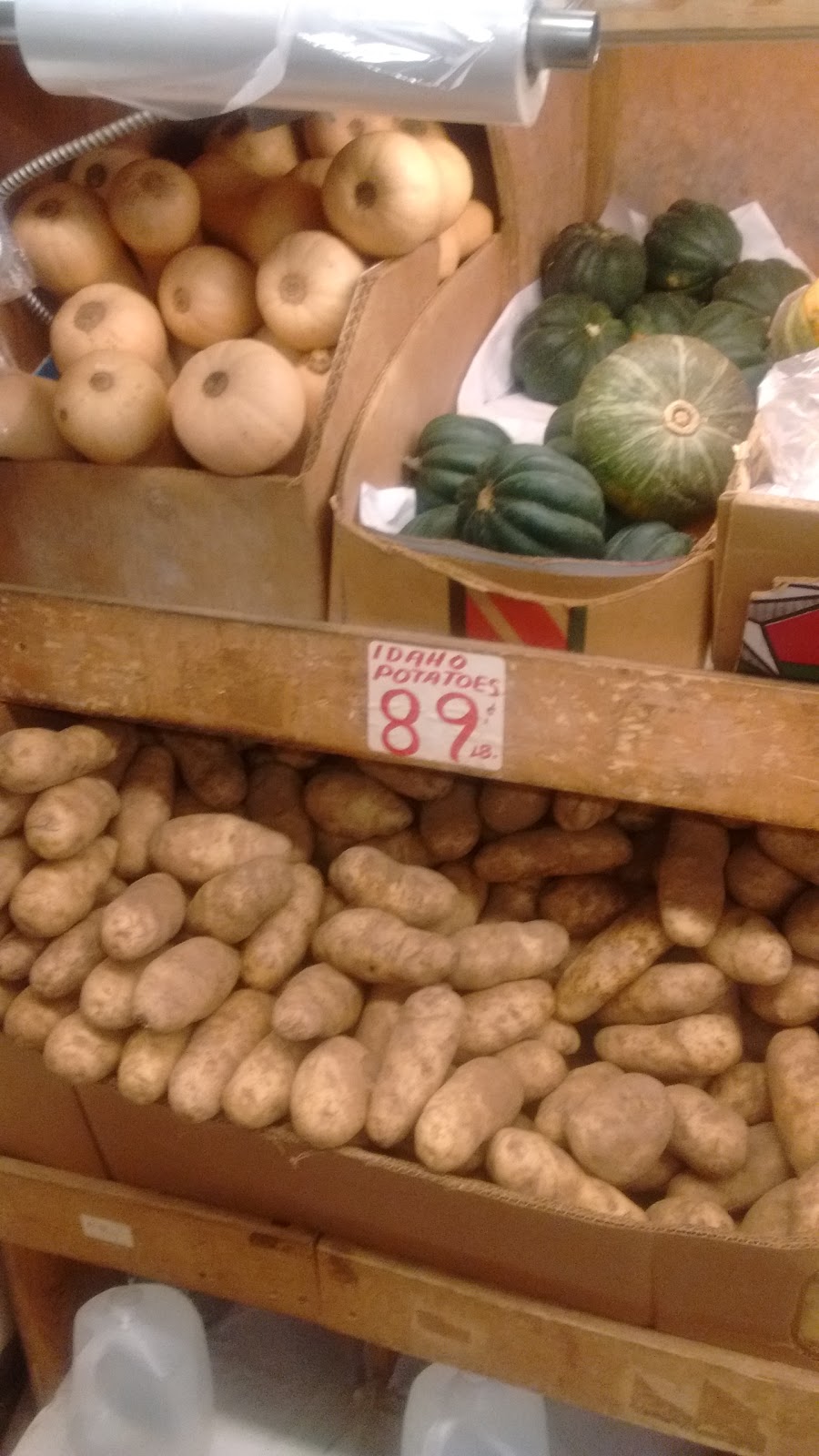 Photo of Blue Ribbon Fruit Store in Brooklyn City, New York, United States - 3 Picture of Food, Point of interest, Establishment, Store, Grocery or supermarket