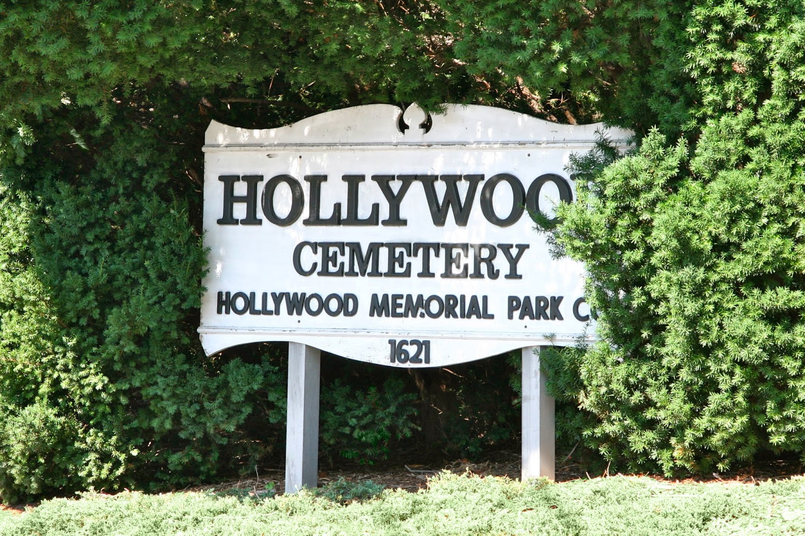 Photo of Hollywood Memorial Park in Union City, New Jersey, United States - 1 Picture of Point of interest, Establishment, Cemetery