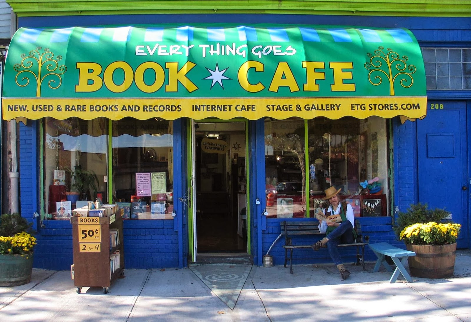 Photo of Every Thing Goes Book Cafe and Neighborhood Stage in Staten Island City, New York, United States - 2 Picture of Food, Point of interest, Establishment, Store, Cafe, Book store, Art gallery