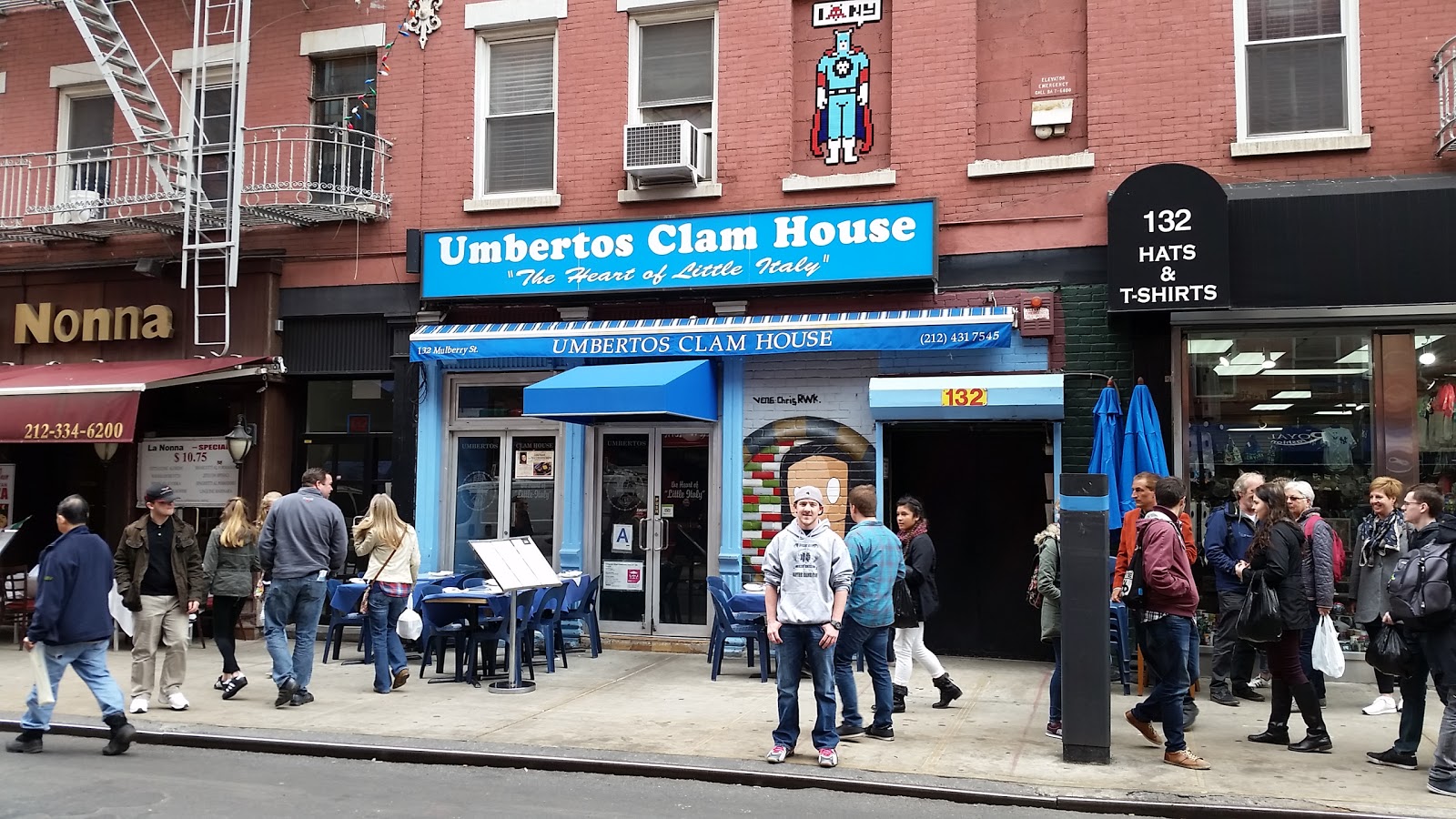 Photo of Umbertos Clam House in New York City, New York, United States - 9 Picture of Restaurant, Food, Point of interest, Establishment, Bar