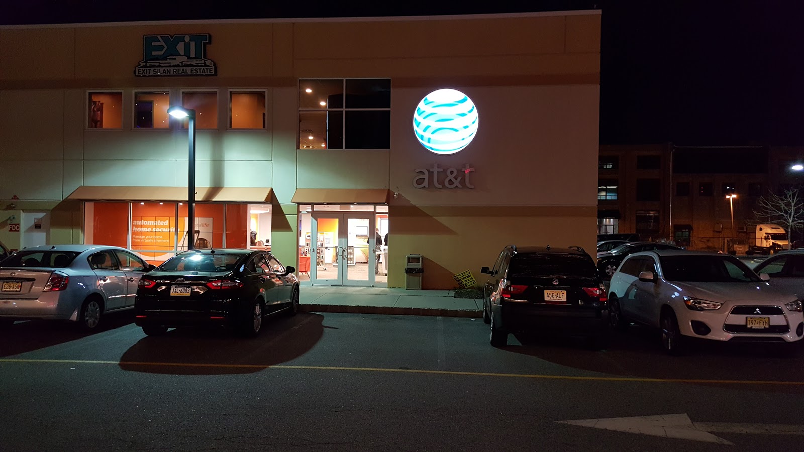 Photo of AT&T in Edgewater City, New Jersey, United States - 2 Picture of Point of interest, Establishment, Store, Electronics store