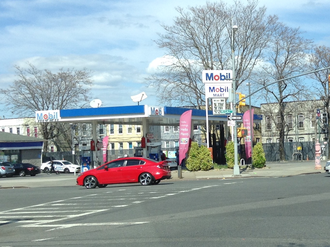 Photo of Mobil in Bronx City, New York, United States - 1 Picture of Point of interest, Establishment, Gas station