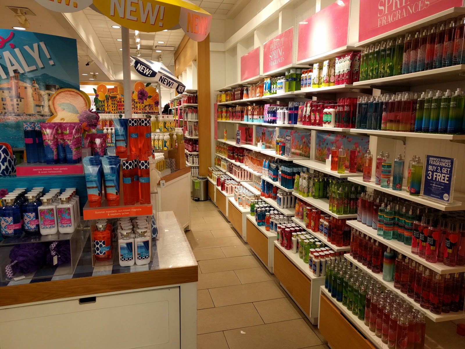 Photo of Bath & Body Works in Elizabeth City, New Jersey, United States - 1 Picture of Point of interest, Establishment, Store, Home goods store, Clothing store