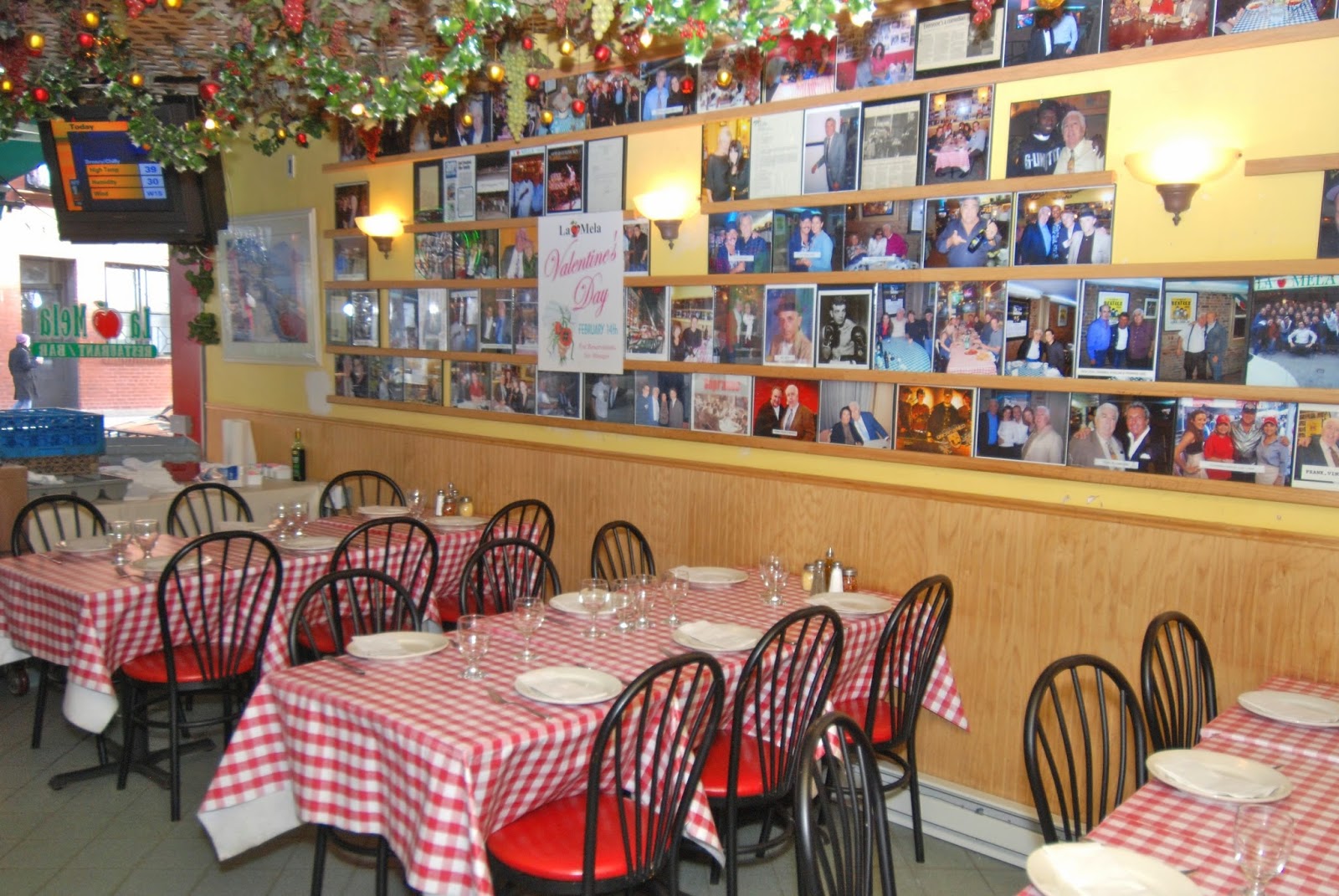 Photo of La Mela in New York City, New York, United States - 7 Picture of Restaurant, Food, Point of interest, Establishment, Bar