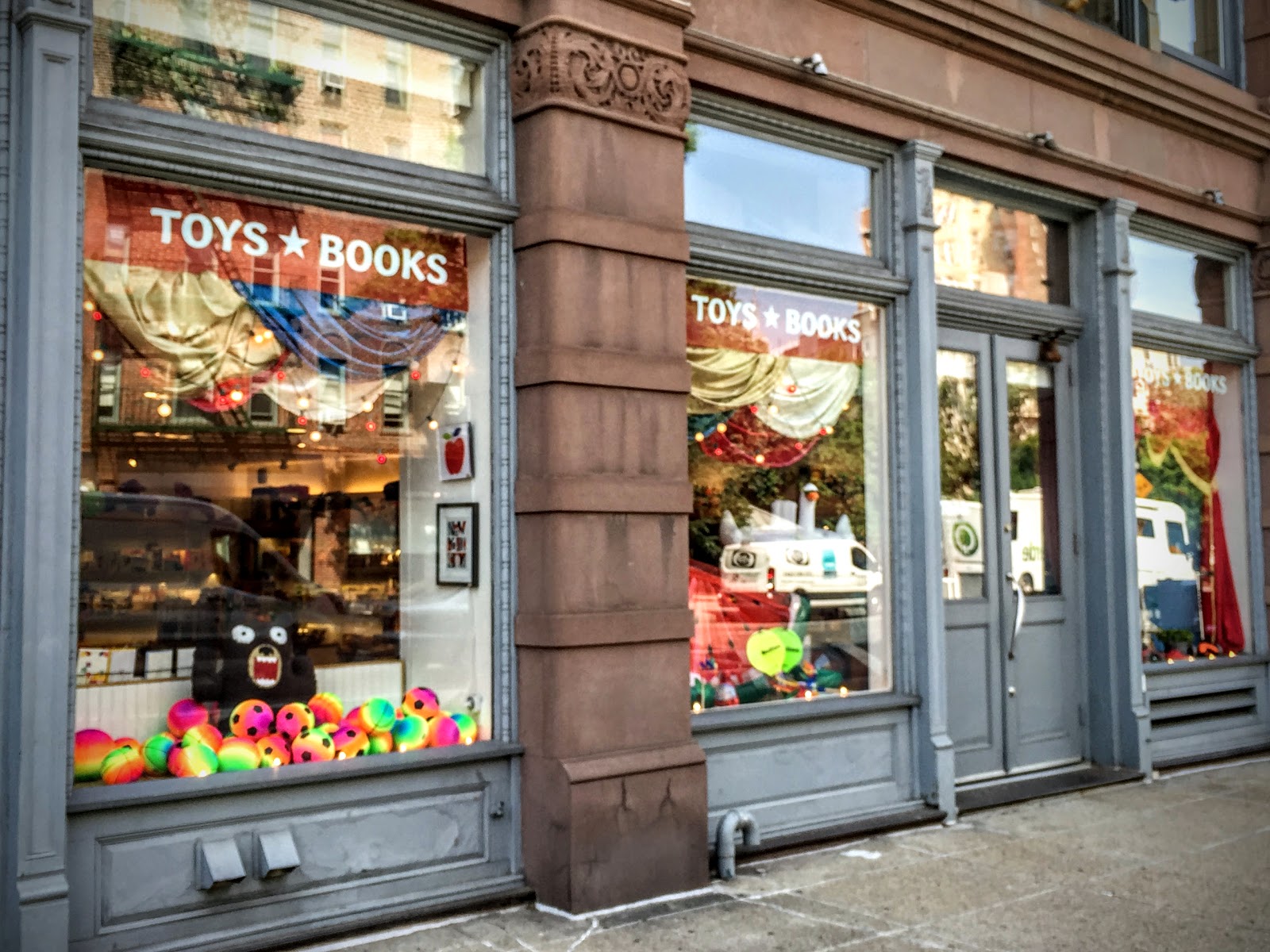 Photo of Teich Toys & Books in New York City, New York, United States - 3 Picture of Point of interest, Establishment, Store, Book store