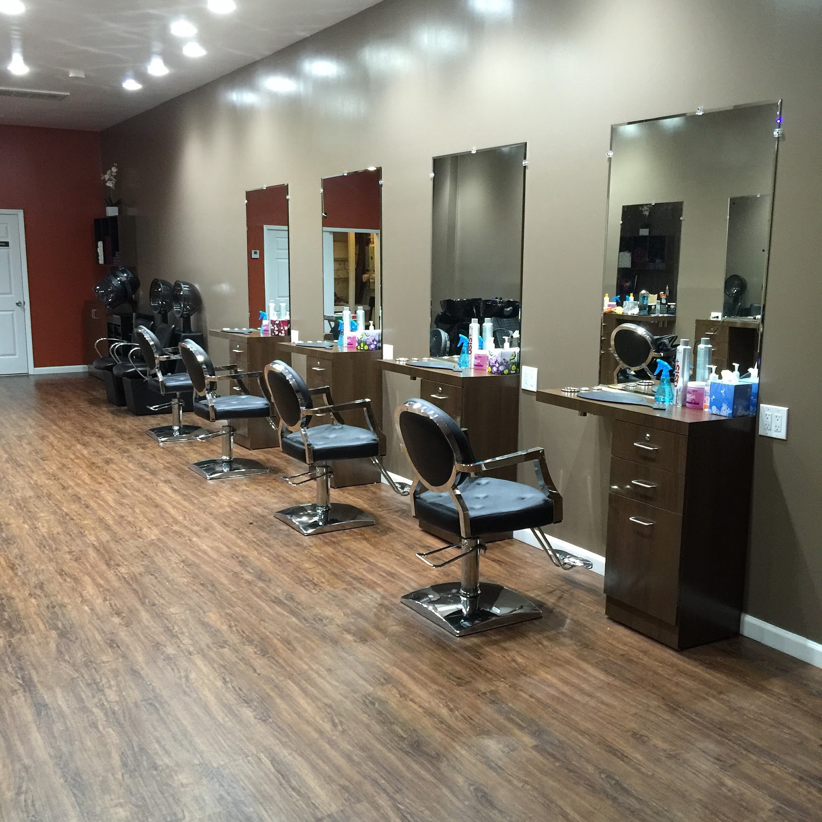 Photo of Hylan Hair Studio LLC in Richmond City, New York, United States - 9 Picture of Point of interest, Establishment, Hair care