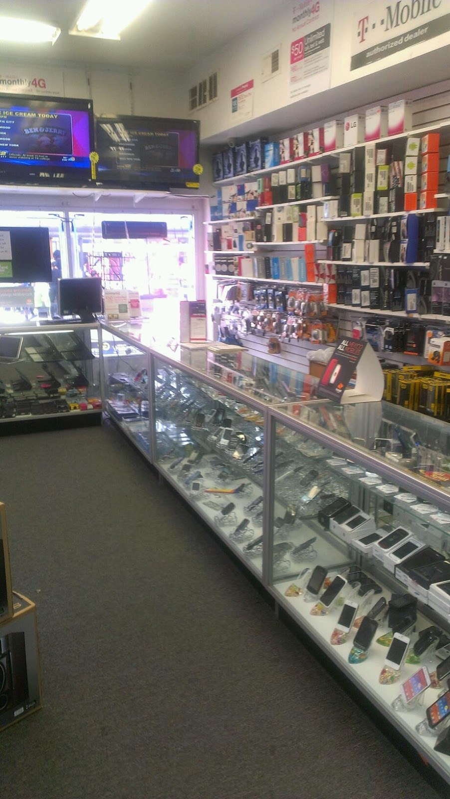 Photo of Hot Spot Wireless in Paterson City, New Jersey, United States - 3 Picture of Point of interest, Establishment, Store