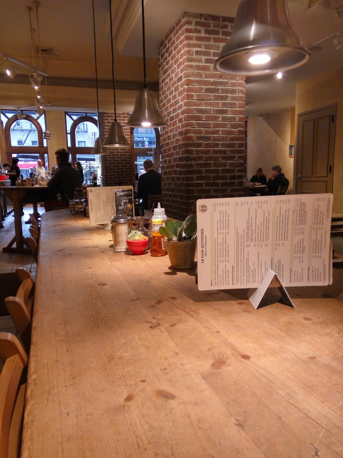 Photo of Le Pain Quotidien UN Plaza in New York City, New York, United States - 2 Picture of Restaurant, Food, Point of interest, Establishment, Store, Meal takeaway, Cafe, Bakery