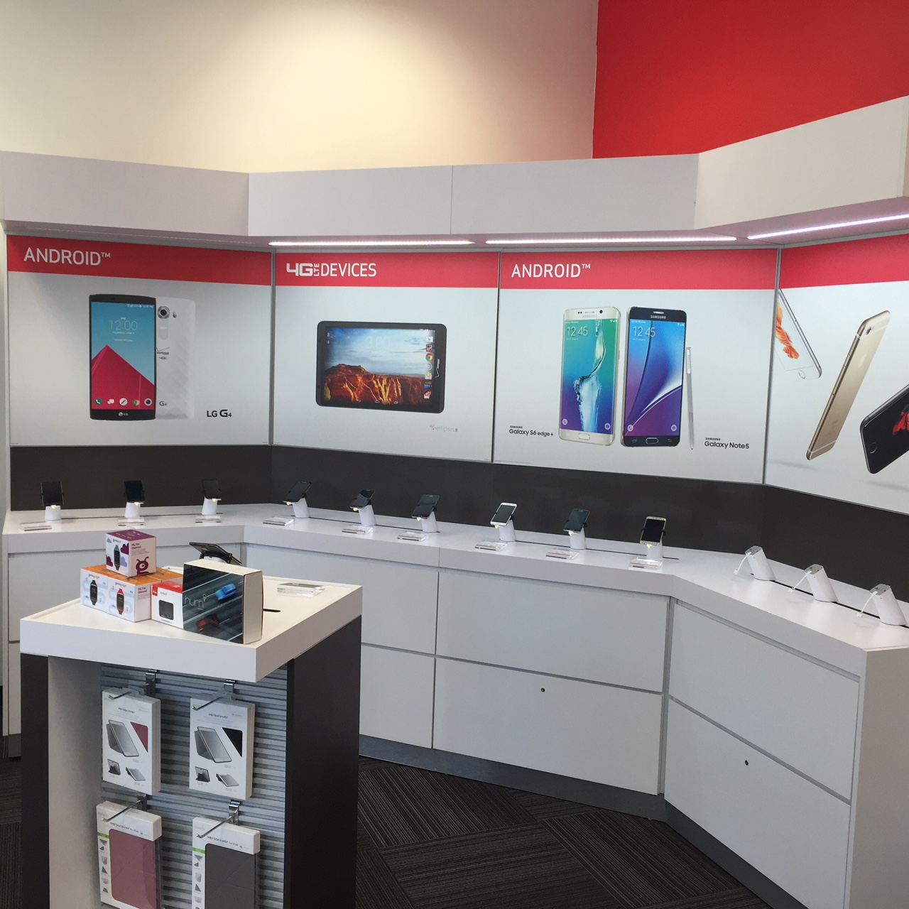 Photo of Verizon Wireless in Essex County City, New Jersey, United States - 2 Picture of Point of interest, Establishment, Store