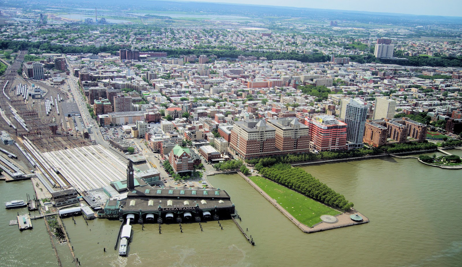 Photo of Erie-Lackawanna Park in Hoboken City, New Jersey, United States - 1 Picture of Point of interest, Establishment, Park