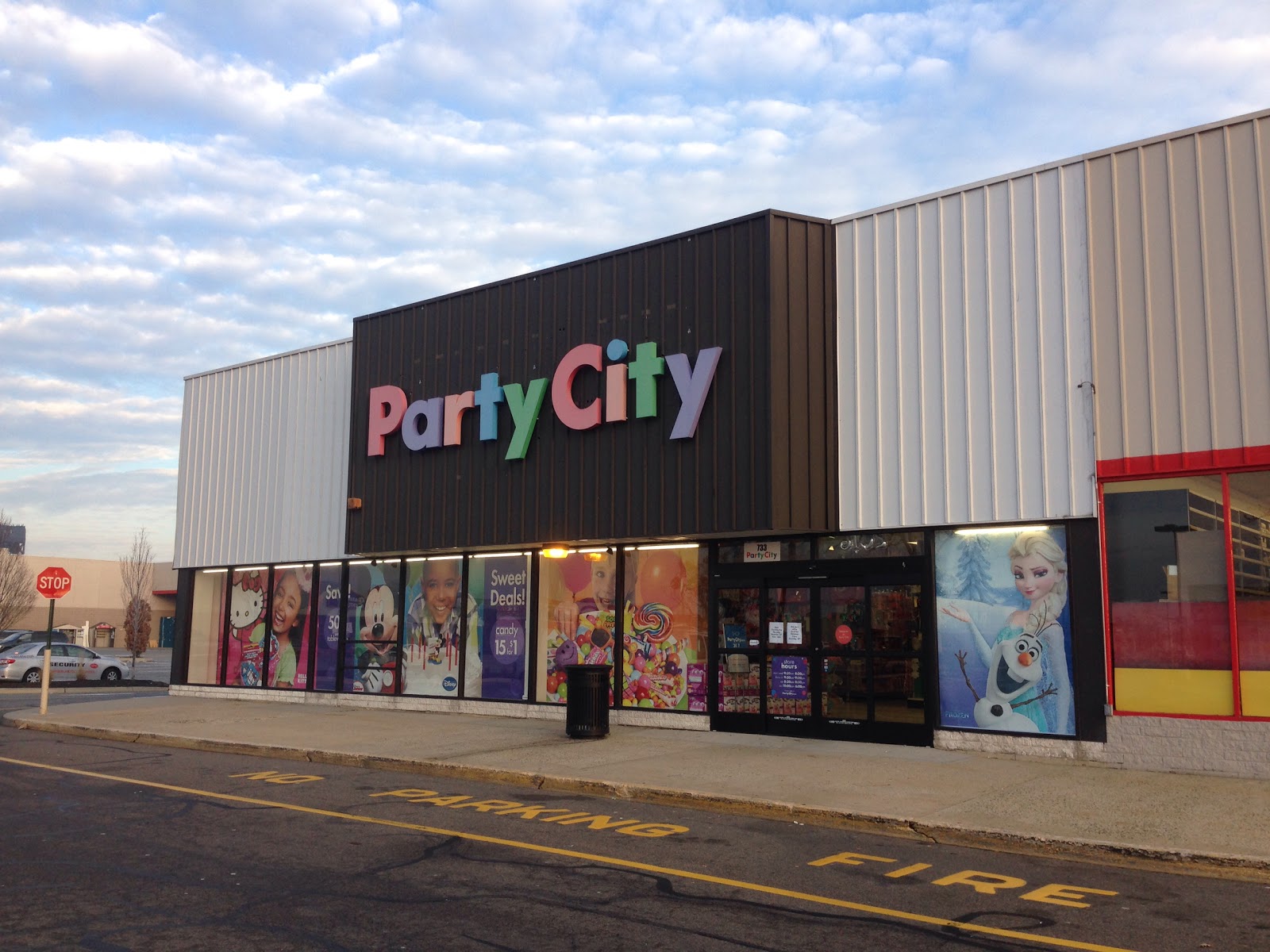 Photo of Party City in Jersey City, New Jersey, United States - 1 Picture of Food, Point of interest, Establishment, Store, Home goods store, Clothing store