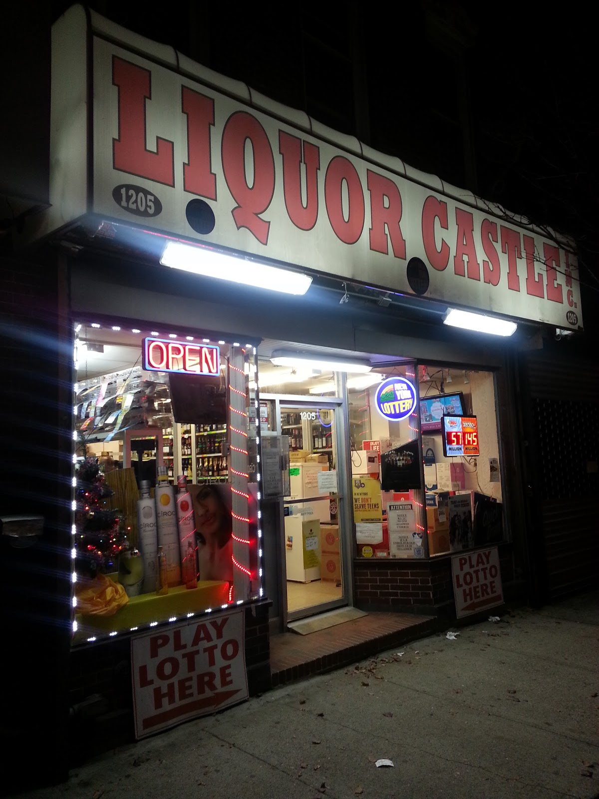 Photo of Liquor Castle Inc in Staten Island City, New York, United States - 2 Picture of Point of interest, Establishment, Store, Liquor store