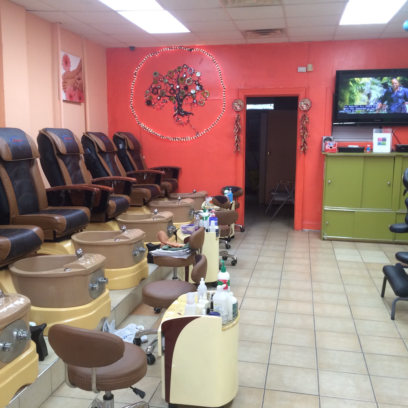 Photo of Black Pearl Nail Spa & Hair Salon in Kings County City, New York, United States - 2 Picture of Point of interest, Establishment, Spa, Beauty salon, Hair care