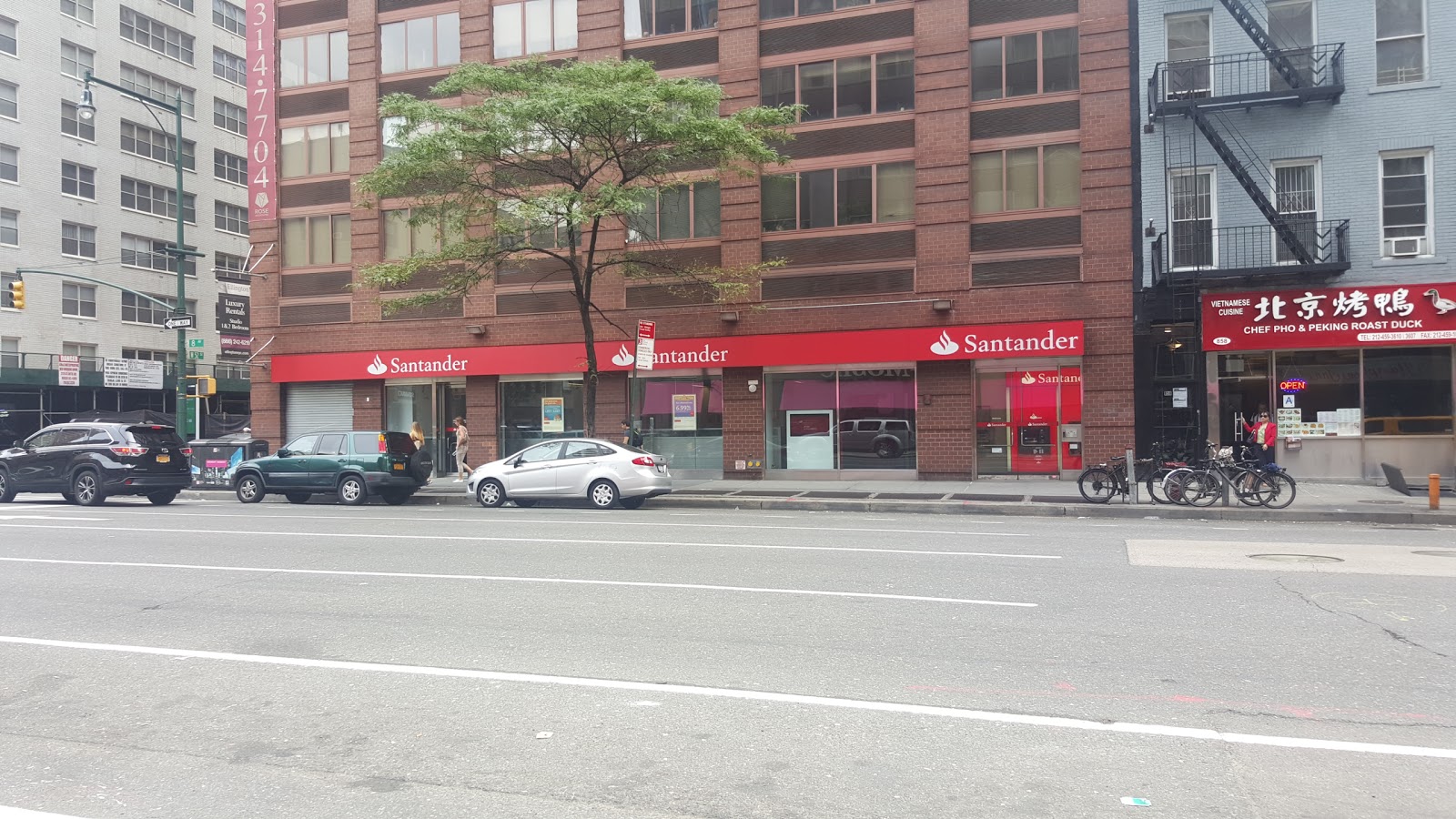 Photo of Santander Bank in New York City, New York, United States - 1 Picture of Point of interest, Establishment, Finance, Bank, Insurance agency