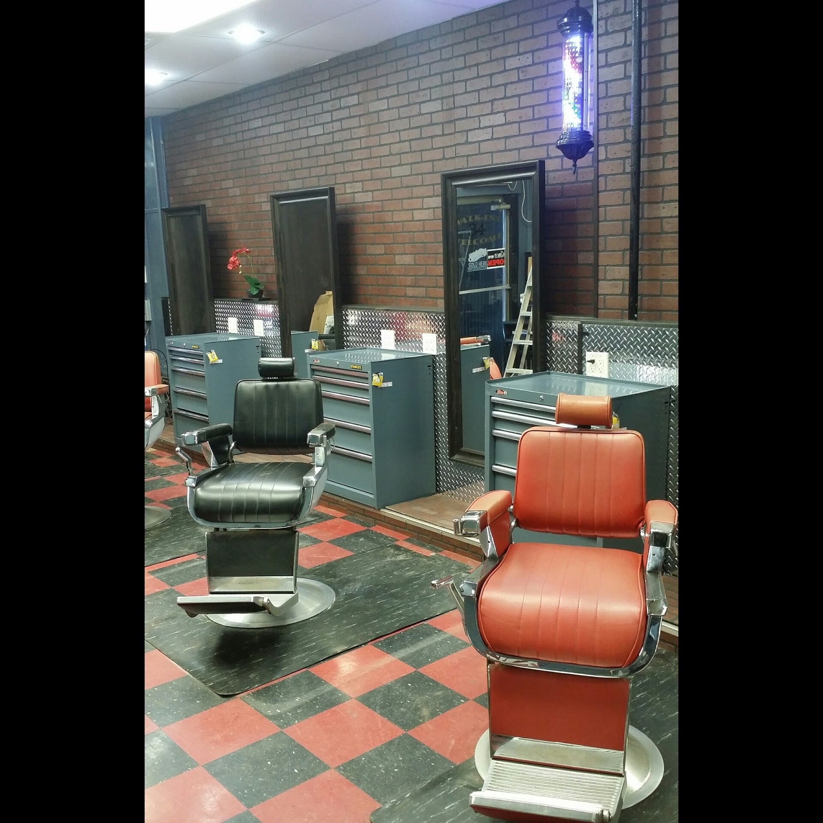 Photo of Avenue Cuts 34 in North Arlington City, New Jersey, United States - 2 Picture of Point of interest, Establishment, Health, Beauty salon, Hair care