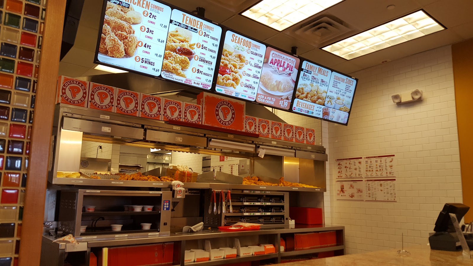 Photo of Popeyes® Louisiana Kitchen in Jersey City, New Jersey, United States - 7 Picture of Restaurant, Food, Point of interest, Establishment