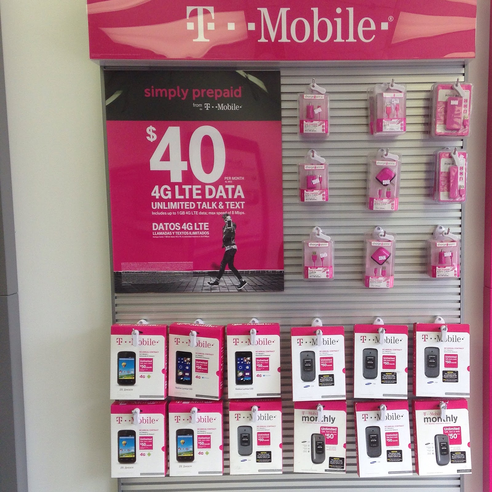 Photo of T-Mobile Simply Prepaid in Woodbridge City, New Jersey, United States - 6 Picture of Point of interest, Establishment, Store