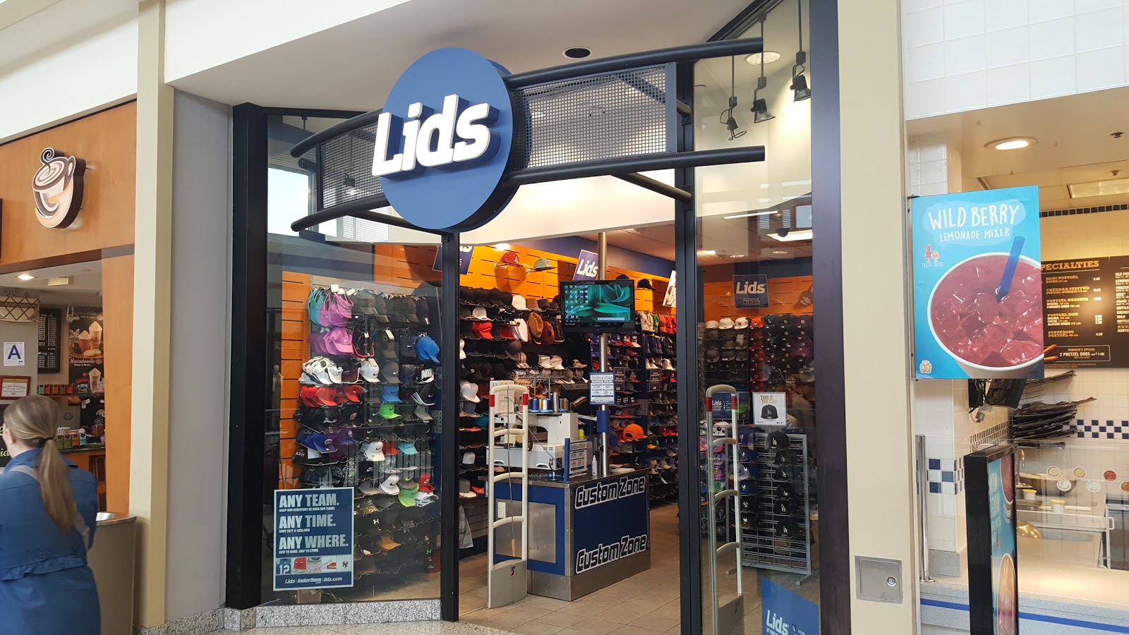 Photo of Lids Staten Island Mall in Richmond City, New York, United States - 2 Picture of Point of interest, Establishment, Store, Clothing store