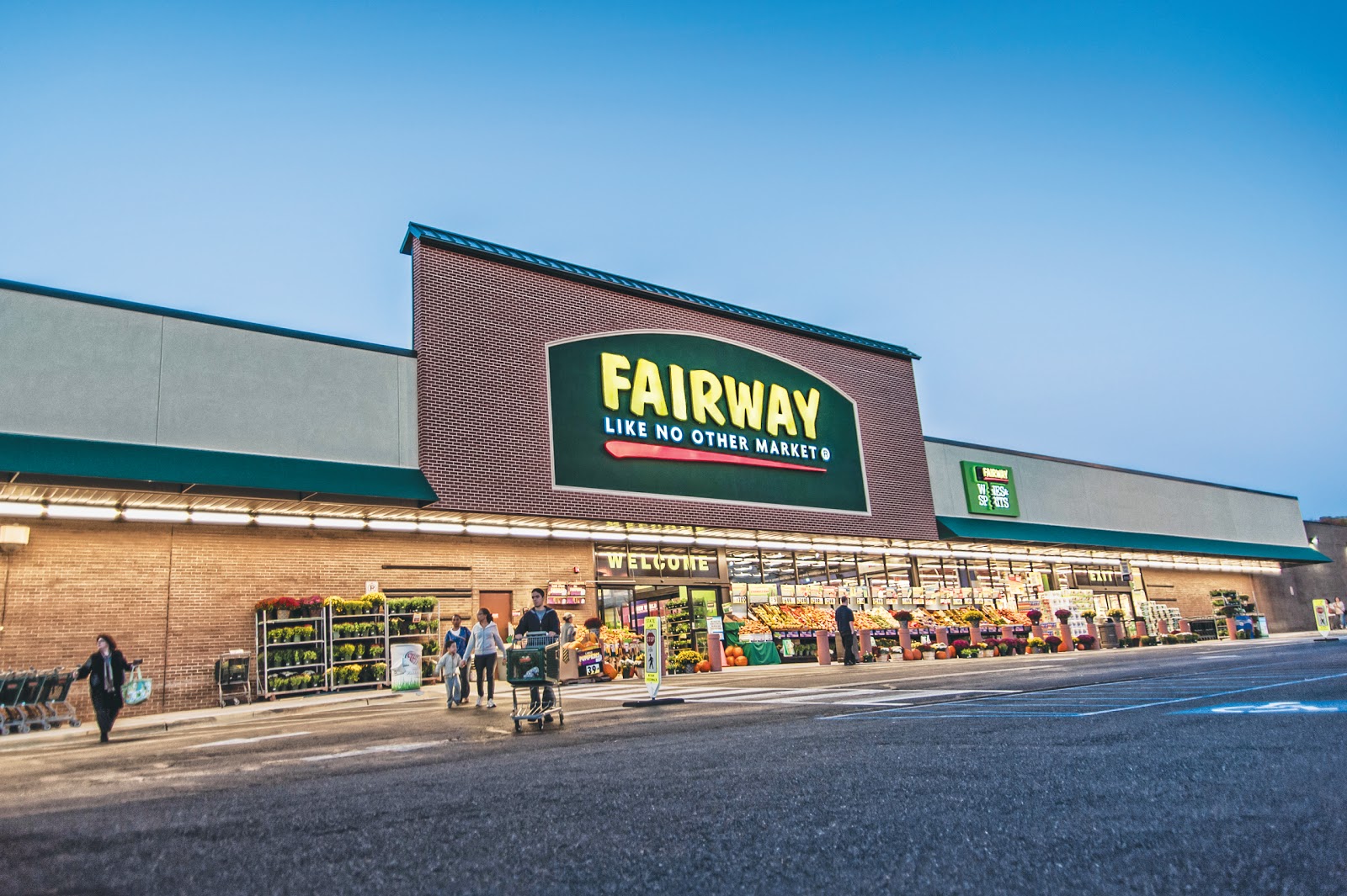 Photo of Fairway Market Woodland Park in Woodland Park City, New Jersey, United States - 1 Picture of Food, Point of interest, Establishment, Store, Grocery or supermarket, Cafe, Florist