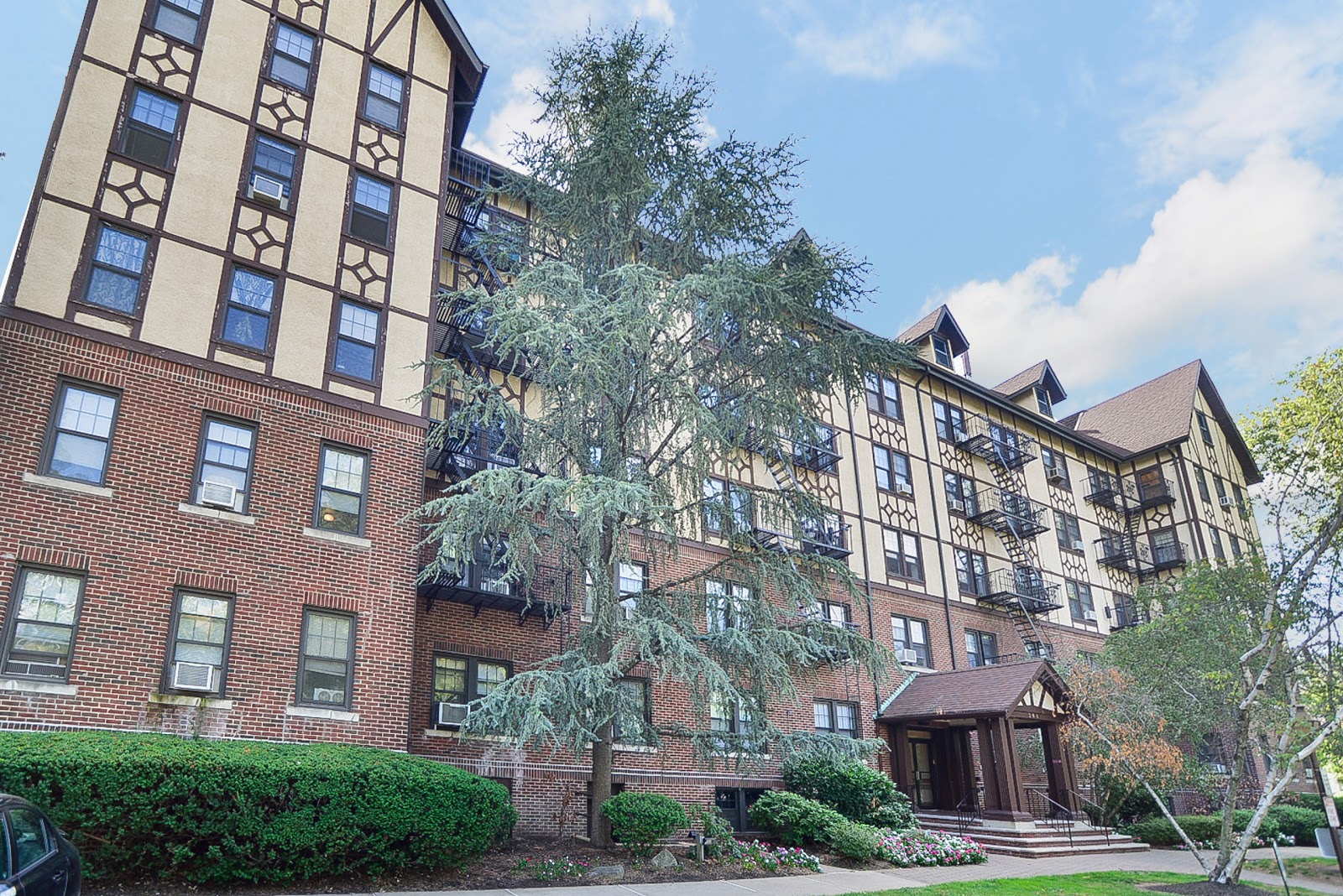 Photo of Hillside Gardens Apartments Nutley in Nutley City, New Jersey, United States - 2 Picture of Point of interest, Establishment, Real estate agency