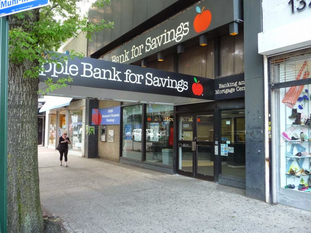 Photo of Apple Bank in Brooklyn City, New York, United States - 1 Picture of Point of interest, Establishment, Finance, Bank