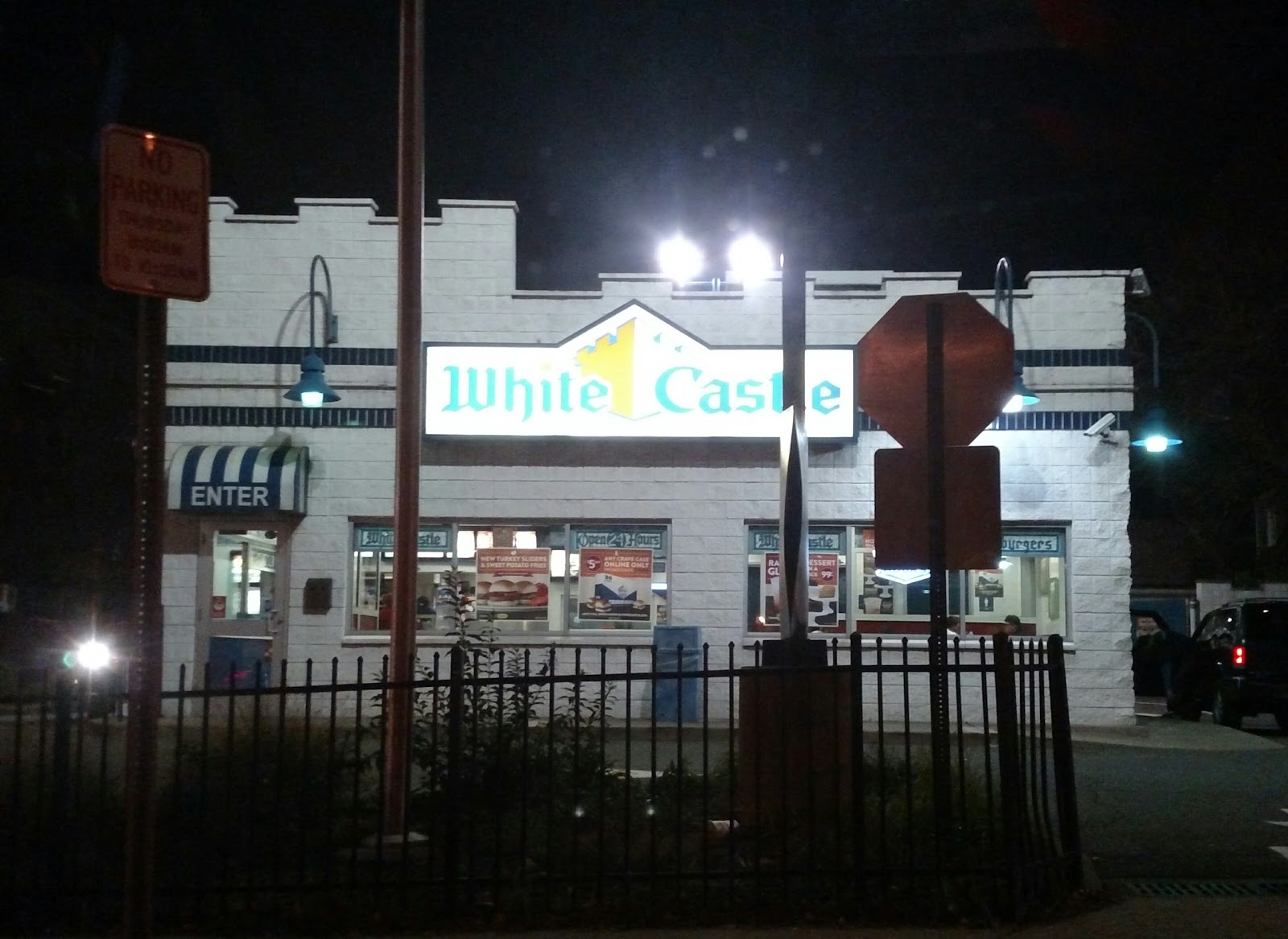 Photo of White Castle in Union City, New Jersey, United States - 1 Picture of Restaurant, Food, Point of interest, Establishment