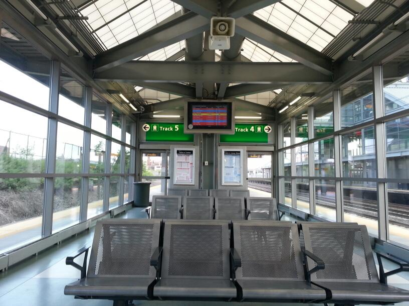 Photo of Amtrak Station - EWR in Newark City, New Jersey, United States - 2 Picture of Point of interest, Establishment, Transit station, Train station