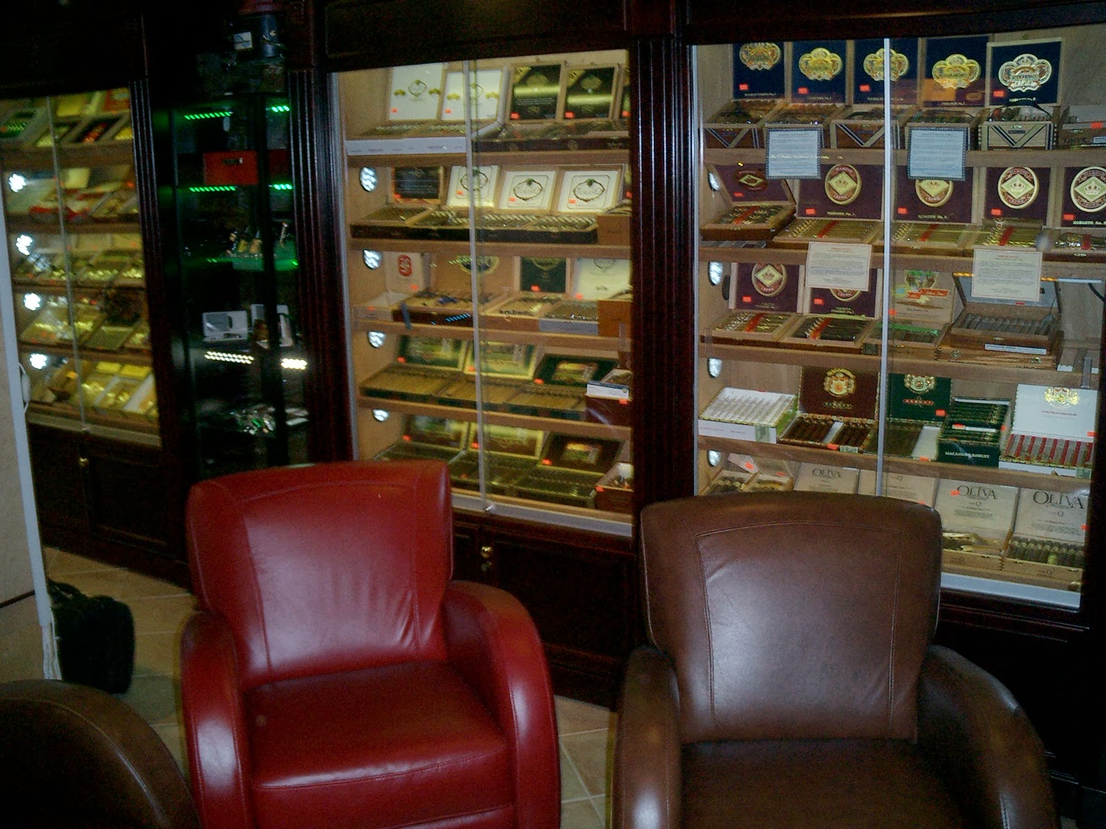 Photo of Havana's Cigar Vault in Nutley City, New Jersey, United States - 8 Picture of Point of interest, Establishment, Store, Bar, Night club