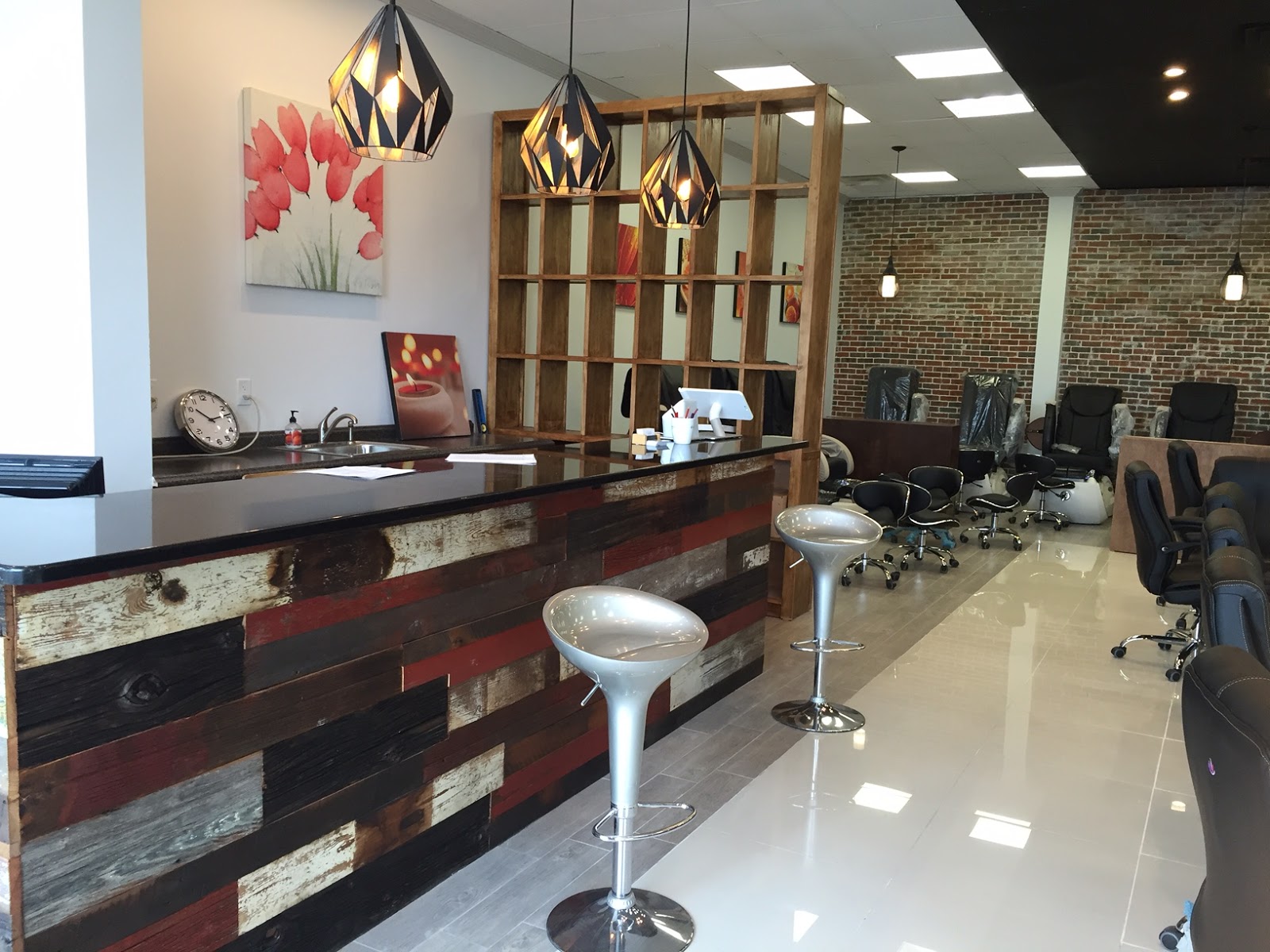 Photo of new clara nails in Union City, New Jersey, United States - 5 Picture of Point of interest, Establishment, Beauty salon, Hair care