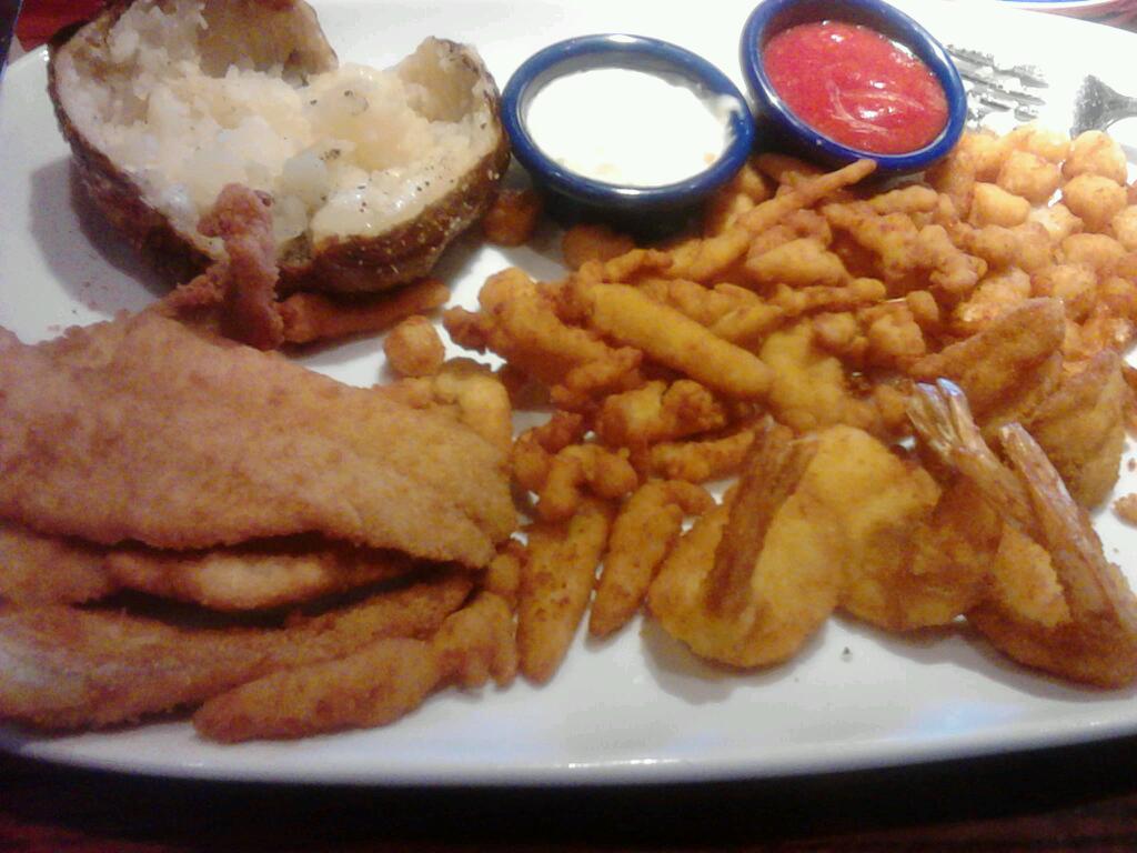 Photo of Red Lobster in Iselin City, New Jersey, United States - 1 Picture of Restaurant, Food, Point of interest, Establishment, Meal takeaway