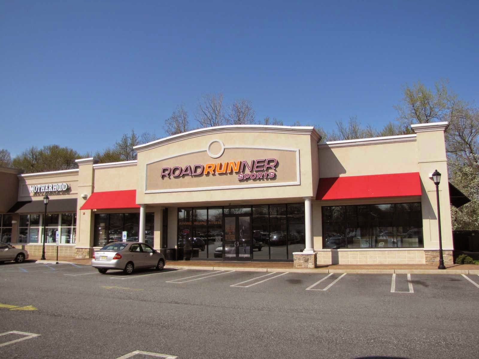 Photo of Road Runner Sports West Paramus in Paramus City, New Jersey, United States - 2 Picture of Point of interest, Establishment, Store, Clothing store, Shoe store