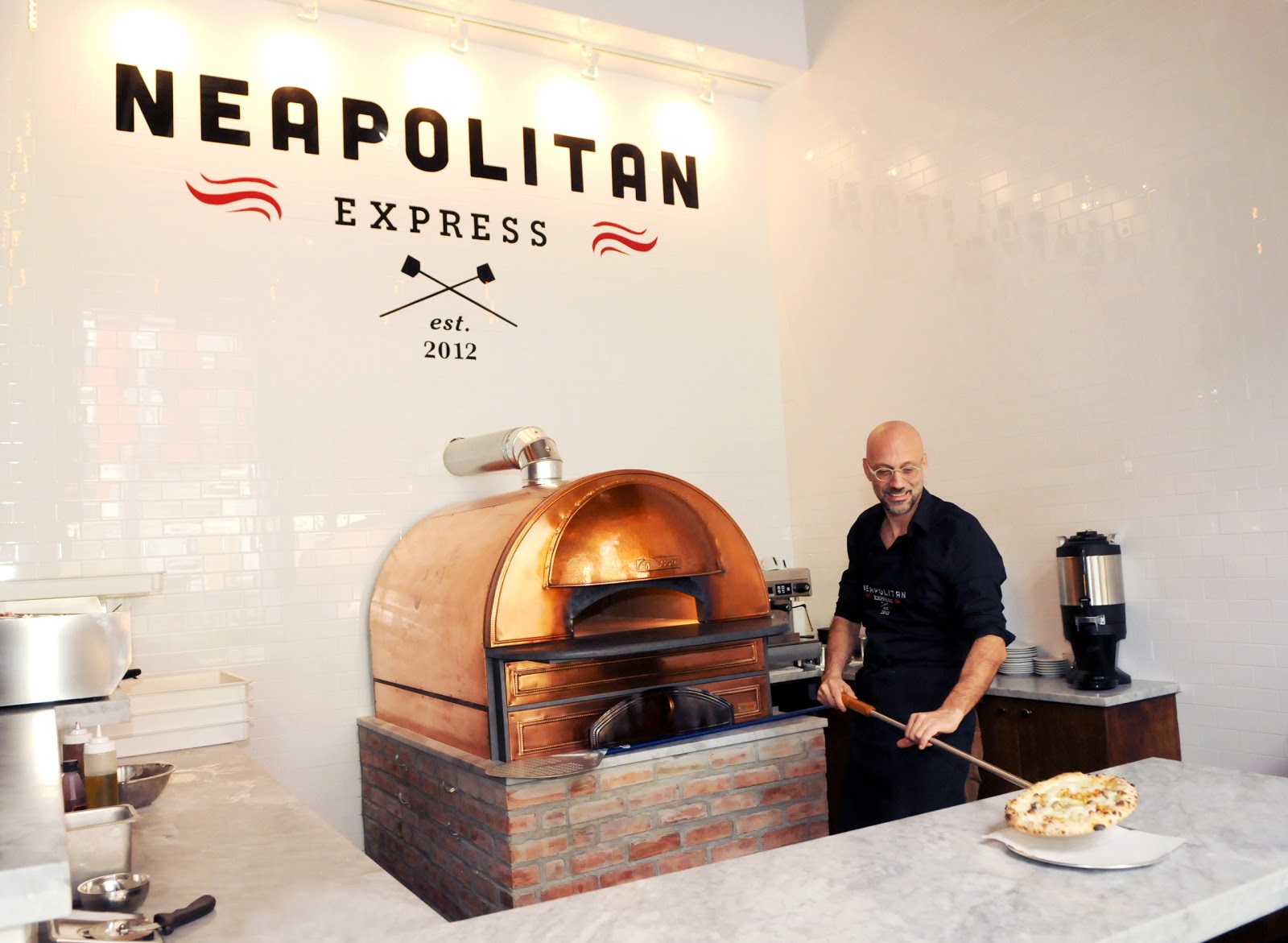 Photo of Neapolitan Express East Harlem in New York City, New York, United States - 6 Picture of Restaurant, Food, Point of interest, Establishment