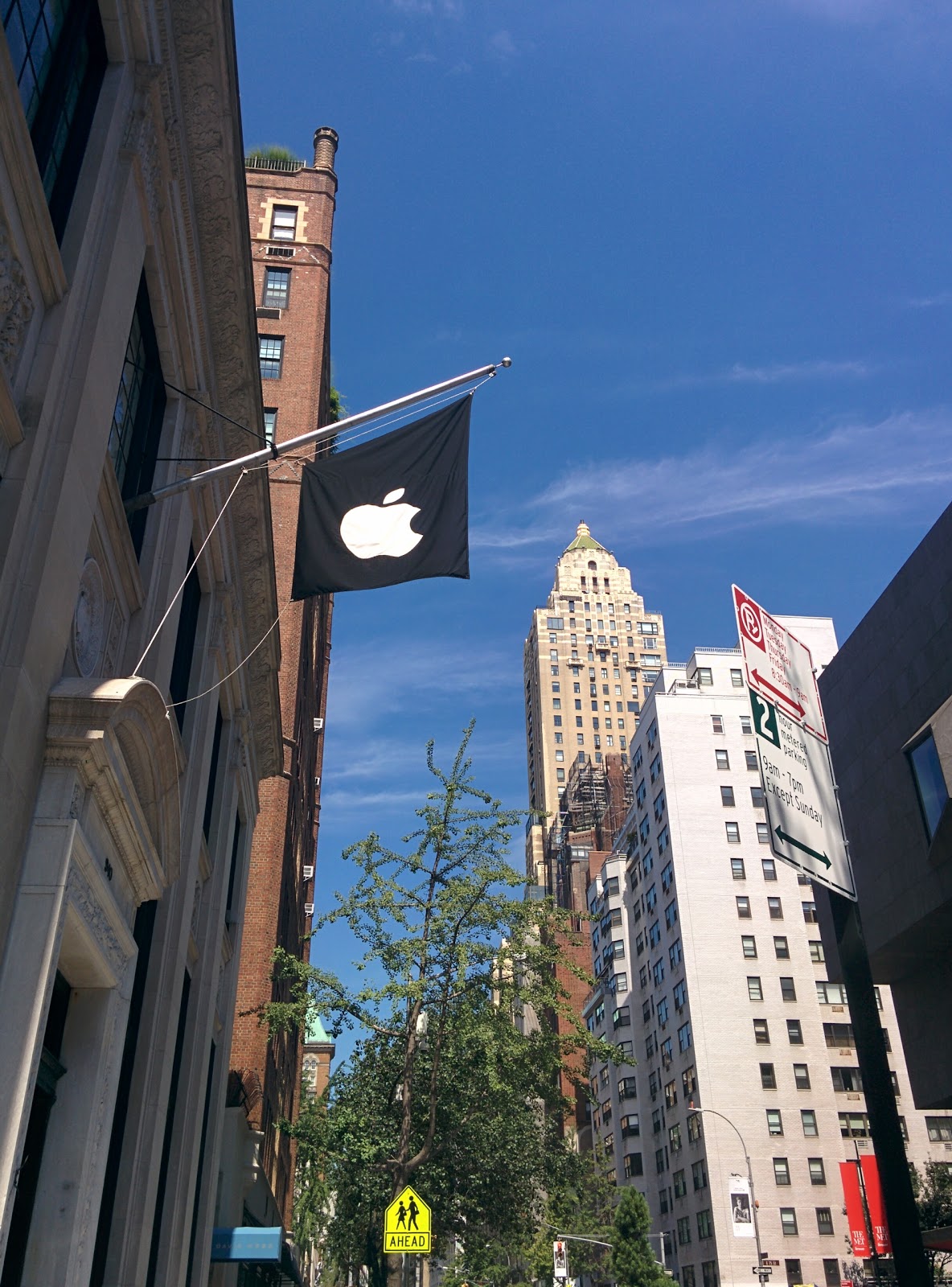 Photo of Apple Upper East Side in New York City, New York, United States - 3 Picture of Point of interest, Establishment, Store, Electronics store