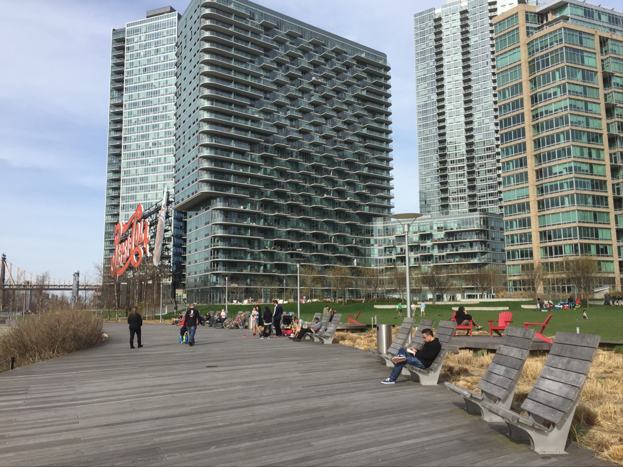 Photo of Gantry Plaza State Park in Long Island City, New York, United States - 2 Picture of Point of interest, Establishment, Park