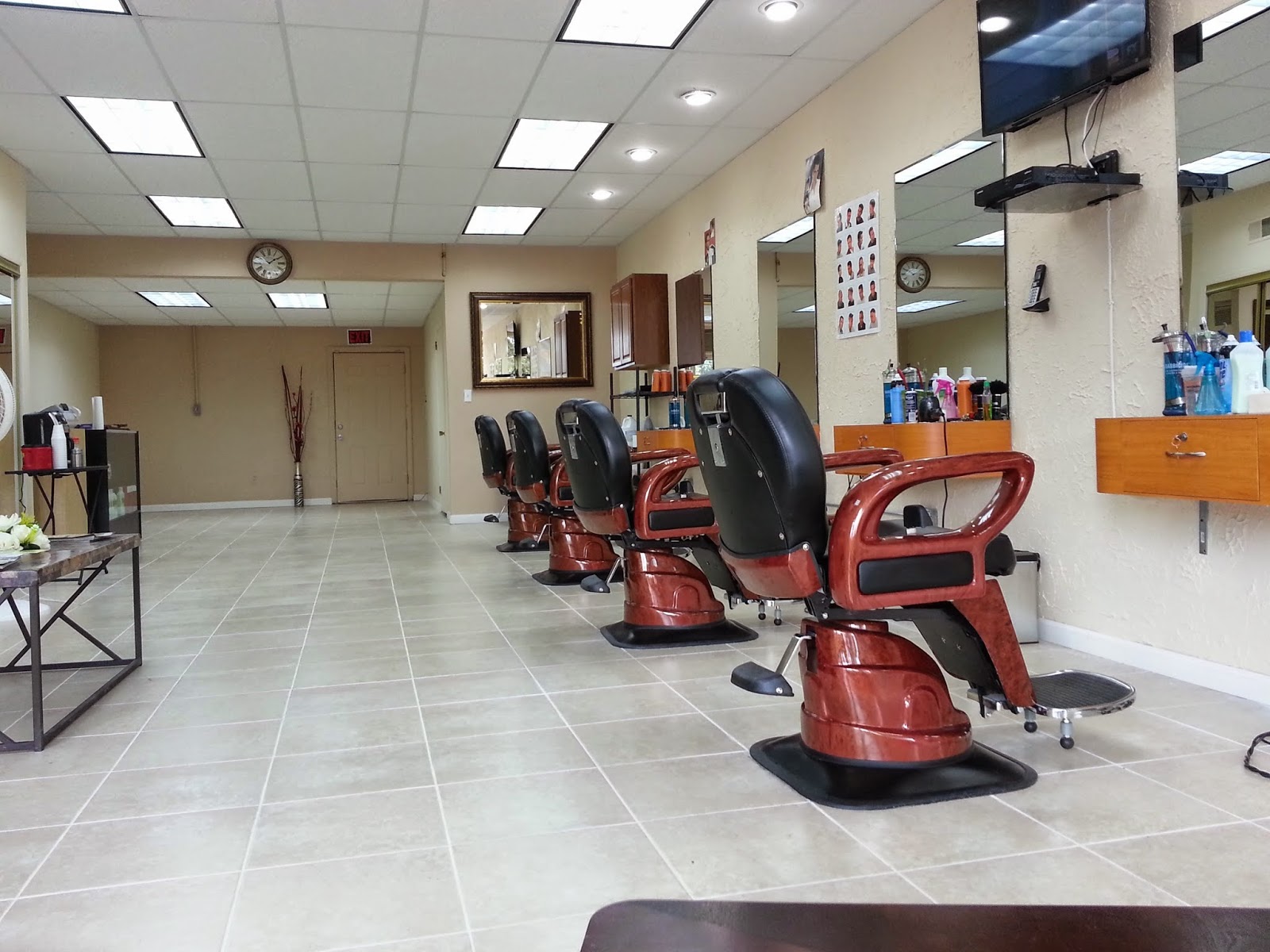 Photo of Totowa Barber Shop in Totowa City, New Jersey, United States - 3 Picture of Point of interest, Establishment, Health, Hair care