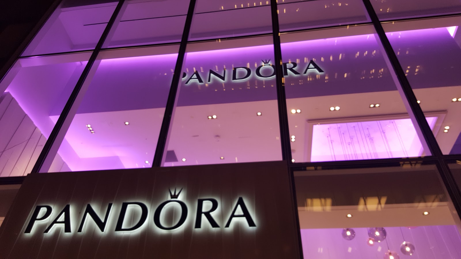 Photo of Pandora Times Square in New York City, New York, United States - 5 Picture of Point of interest, Establishment, Store, Jewelry store
