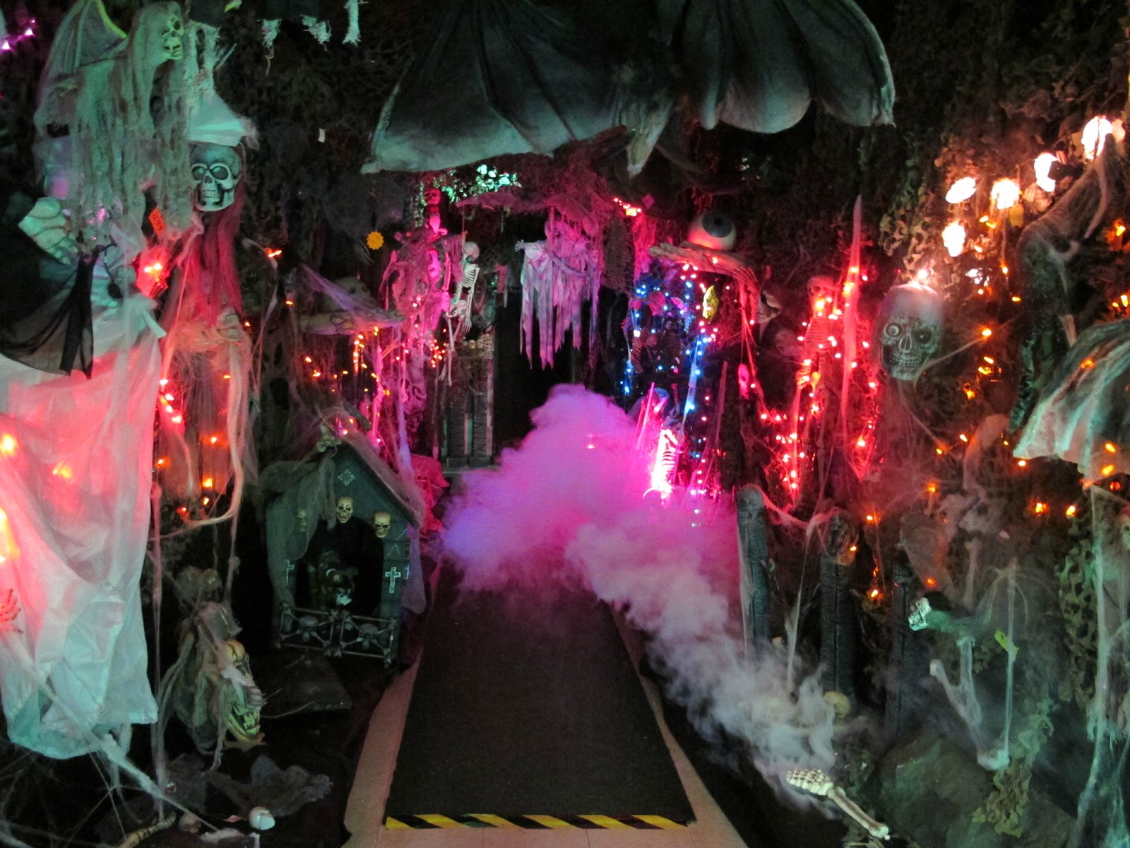 Photo of Halloween's Tunnel of Terror in Fairfield City, New Jersey, United States - 2 Picture of Point of interest, Establishment, Store