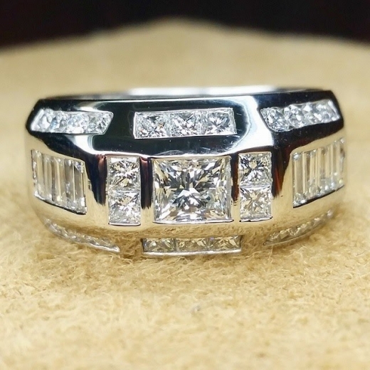 Photo by <br />
<b>Notice</b>:  Undefined index: user in <b>/home/www/activeuser/data/www/vaplace.com/core/views/default/photos.php</b> on line <b>128</b><br />
. Picture for ItsHot.com Diamond Jewelry & Watches in New York City, New York, United States - Point of interest, Establishment, Store, Jewelry store