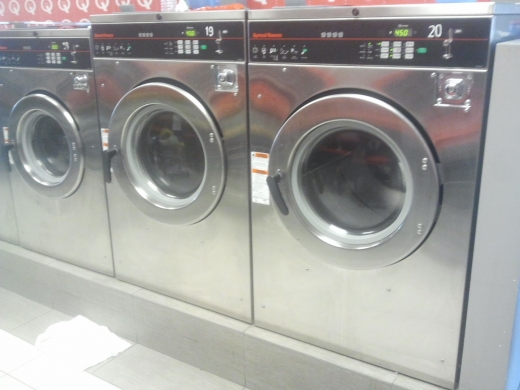 Clean and Green Laundromat in Queens City, New York, United States - #4 Photo of Point of interest, Establishment, Laundry