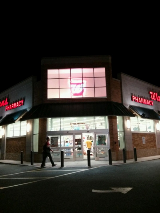 Walgreens in Port Chester City, New York, United States - #1 Photo of Food, Point of interest, Establishment, Store, Health, Convenience store, Home goods store, Electronics store