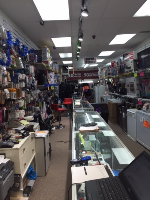 King Electronics in Bronx City, New York, United States - #1 Photo of Point of interest, Establishment, Store, Home goods store, Electronics store