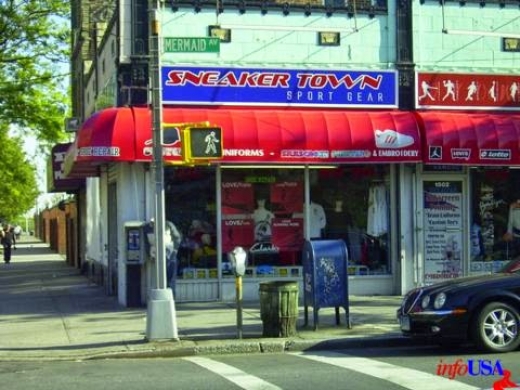 Sneaker Town USA in Brooklyn City, New York, United States - #2 Photo of Point of interest, Establishment, Store, Shoe store